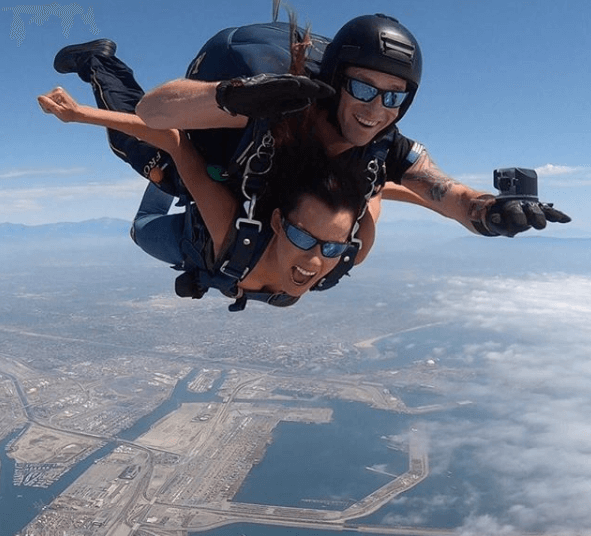 Christina Pascucci Sky Diving (Lifestyle) 